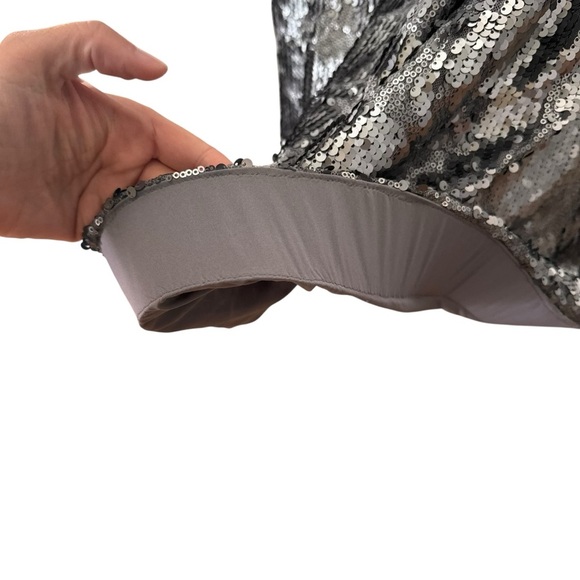 Rene Ruiz Collective V-neck Sequin Gown in "Silver" Size 10 - Picture 9 of 15